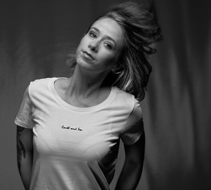 Classic White T-Shirt- Damen